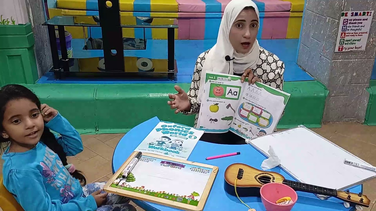 ( Oxford Phonics World 1 (Letter A كيف تعلمي طفلك اللغه الانجليزيه من كتاب اكسفورد فونكس ,