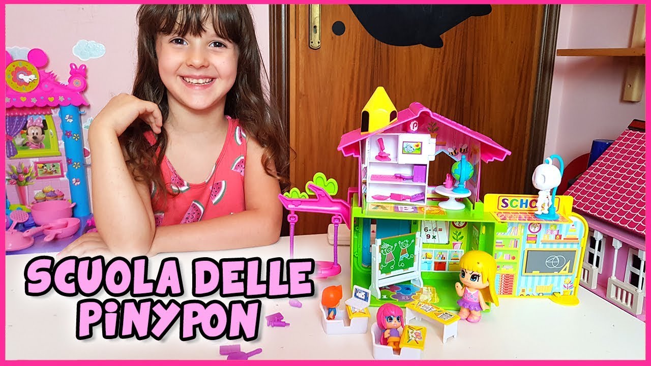 Scuola delle PinyPon con scheletro dispettoso!