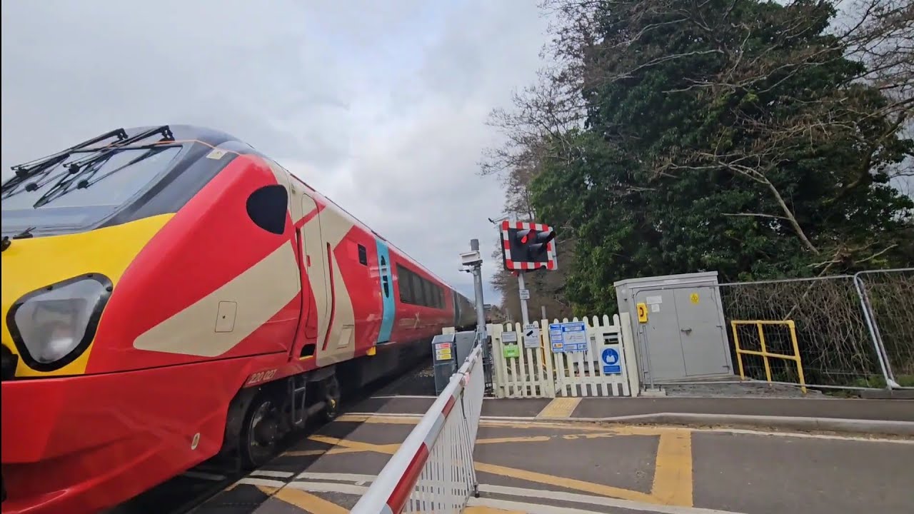 Liss Common Level Crossing With New XC Cross Country Filmed With @christophersvlogsandgaming2020