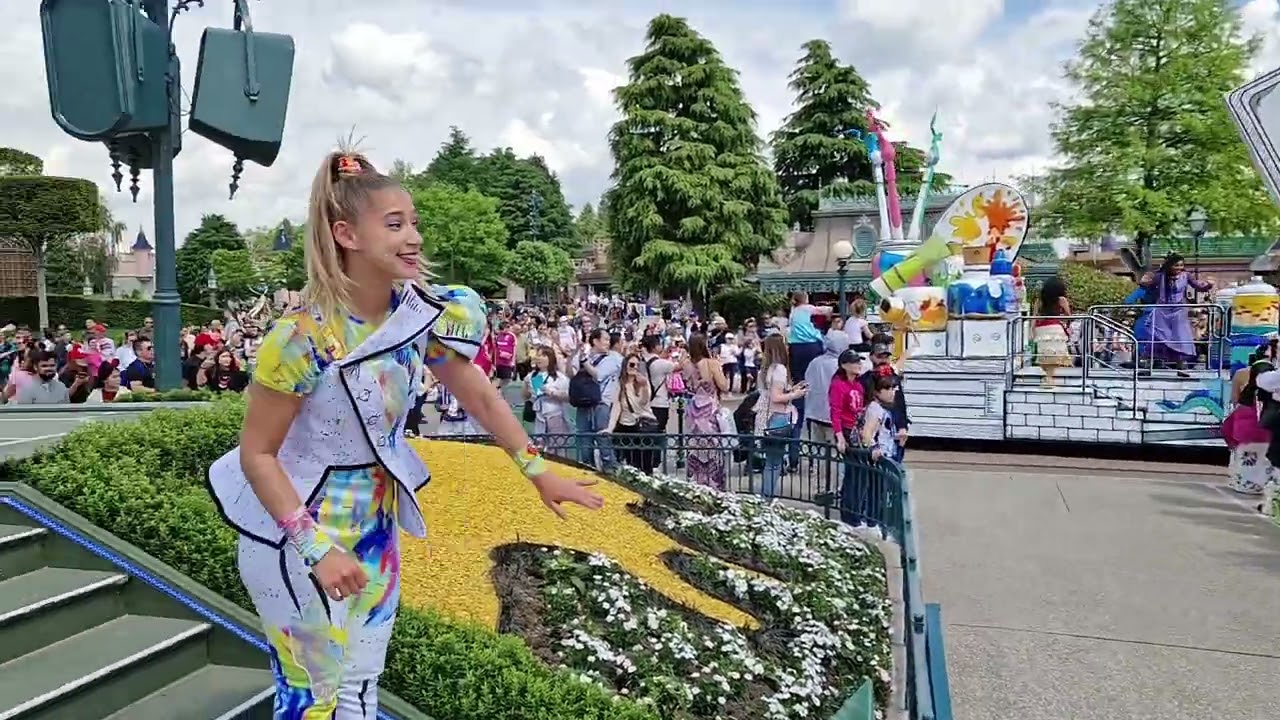 Disneyland Paris - A Million Splashes Of Colour - #disney #disneylandparis #disneyfan #disneyparks