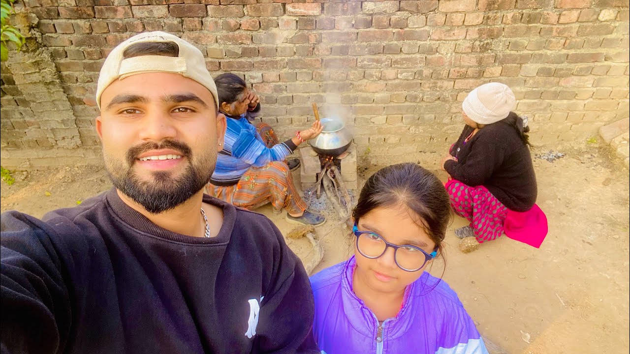Village Lifestyle | Cooking Fresh Saro Da Saag Makki Di Roti in the Village 