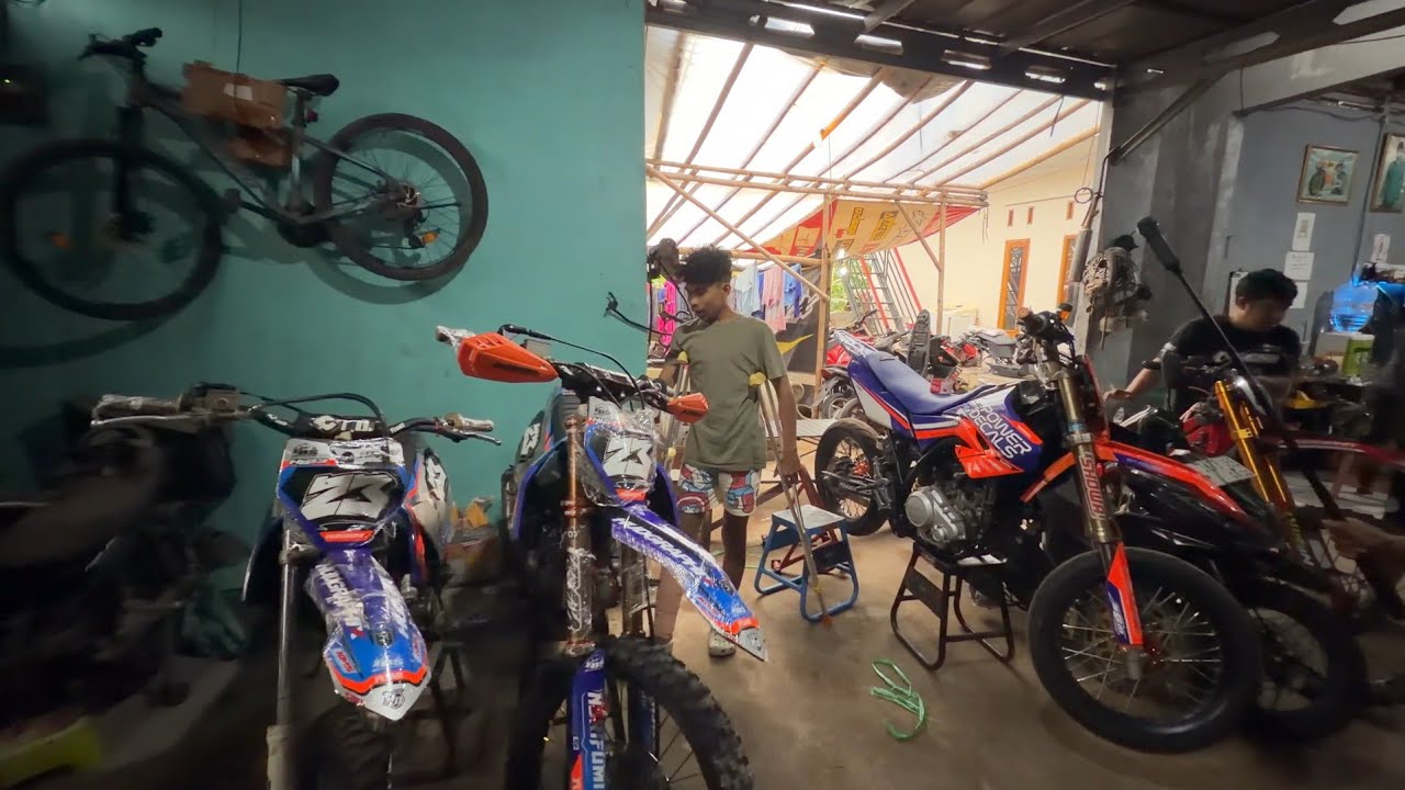 M ATHAR JENGUK MOTOR MOTOR KESAYANGAN NYA DI BENGKEL KRT‼️
