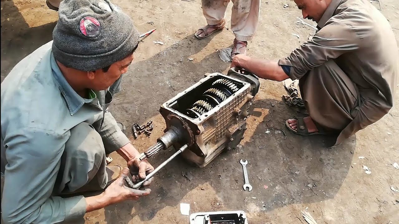Bedford truck rosi gear repairing | rassian truck gear restoration | gear box cleaning | havi truck