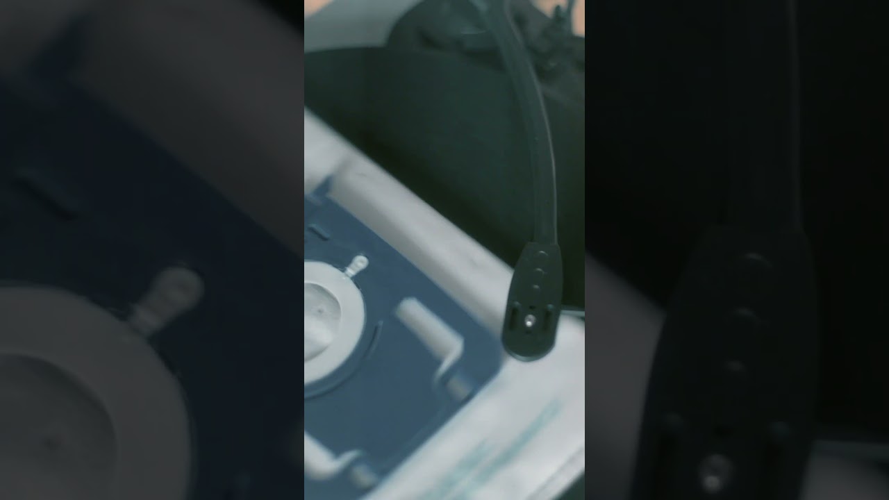Playing a Vacuum Cleaner Bag on a Turntable! 😷 