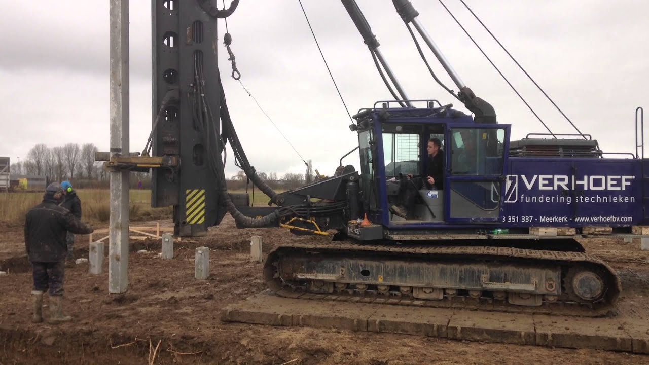Piledriving rig Junttan at Verhoef.