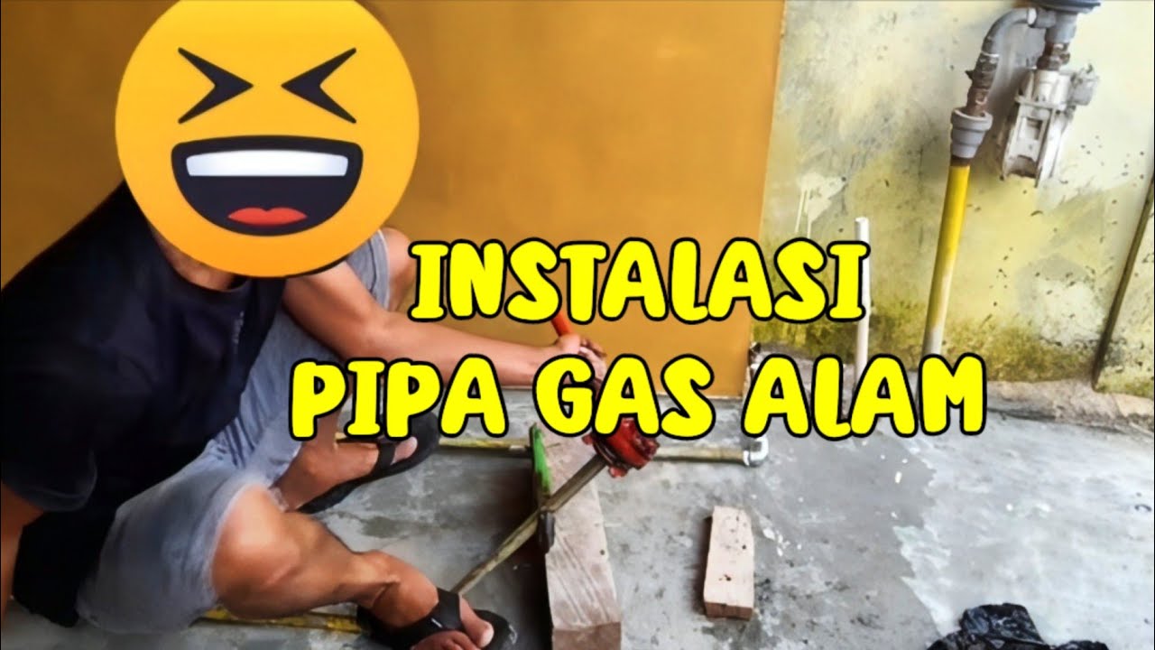 Instalasi pipa gas alam