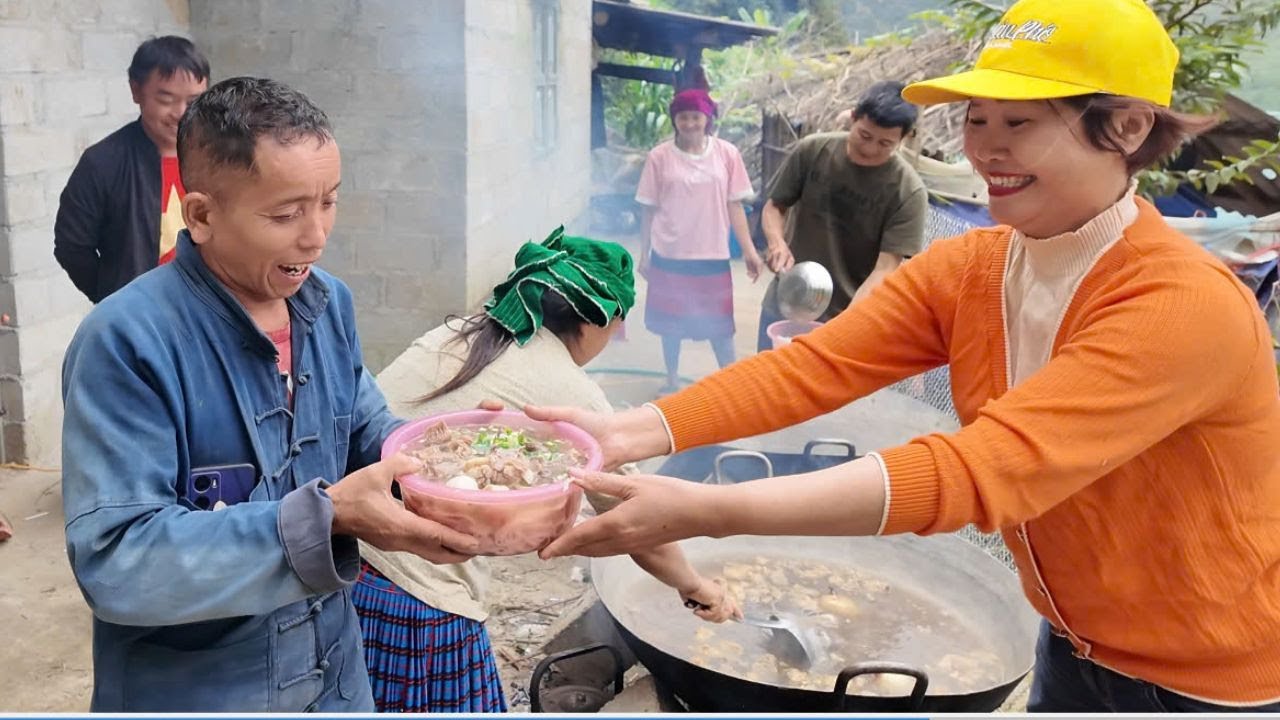 1008 BẾP NẤU PHỞ VIEW ĐÈO MÃ PÌ LÈNG TRIỆU ĐÔ - Người Hmong Ăn Phở Chỉ ...Một Thau | Bà Bán Phở