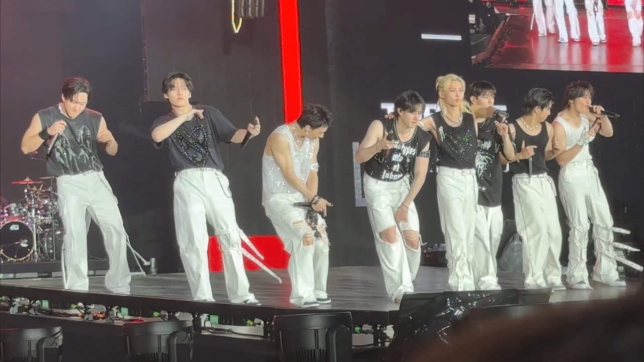 Stray Kids Topline Dominate Chicago 062625