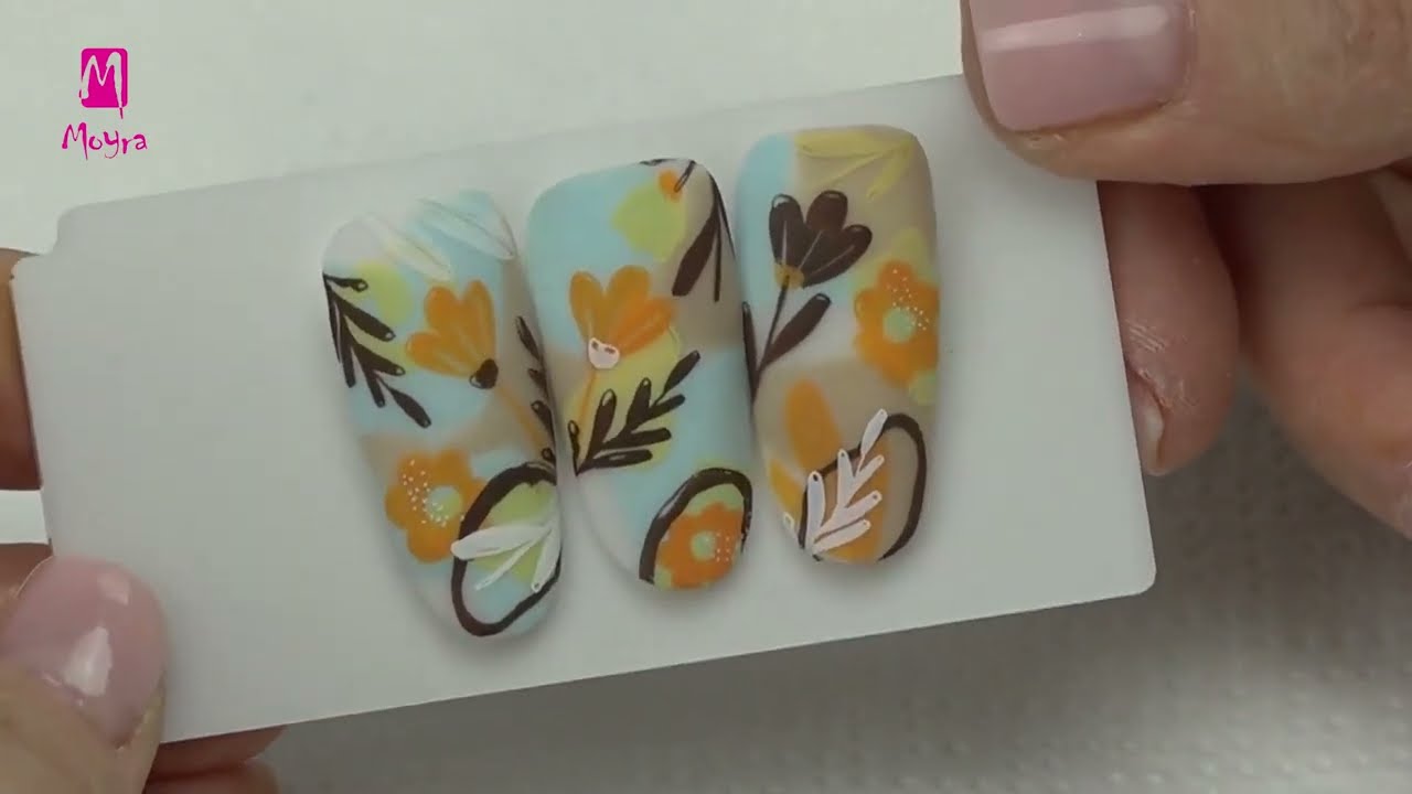 Floral stamping nail art in retro atmosphere