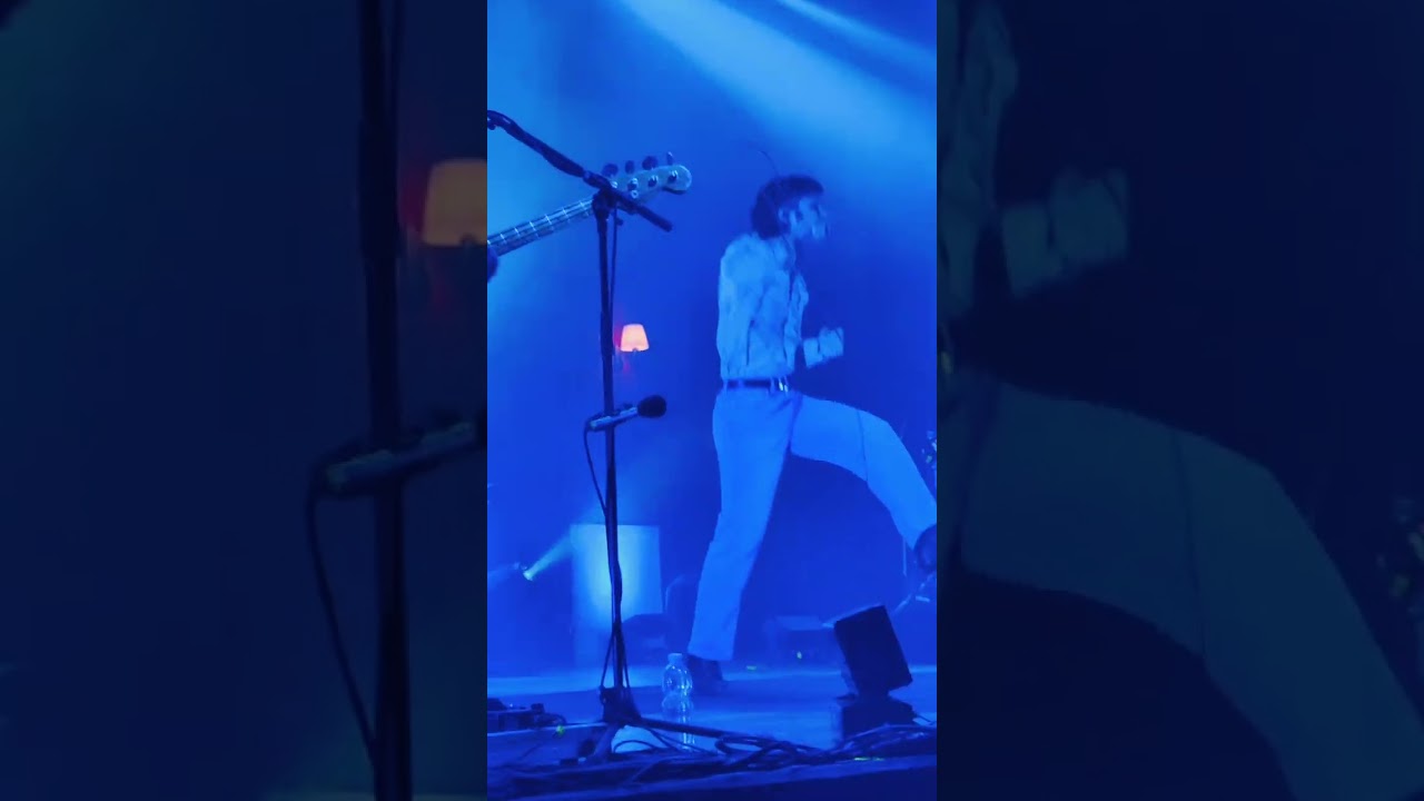 Fast Animals and Slow Kids Una vita normale teatro concordia Venaria To 6 12 24