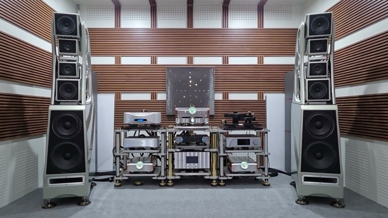 Esoteric Grandioso N1 × Dan Momentum C2 × Dan Momentum MxV  × Life Audio 