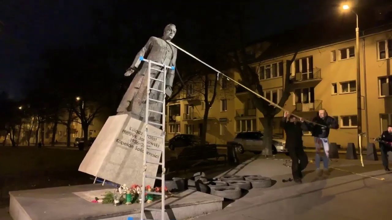 Obalenie pomnika znanego Gdańskiego pedofila ks. Jankowskiego