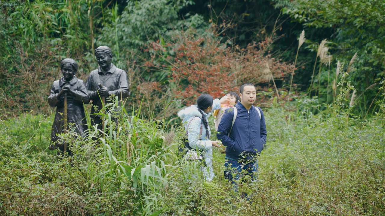 【环华十年】小伙隐居深山50年，被称为当代十大爱情故事“重庆爱情天梯”