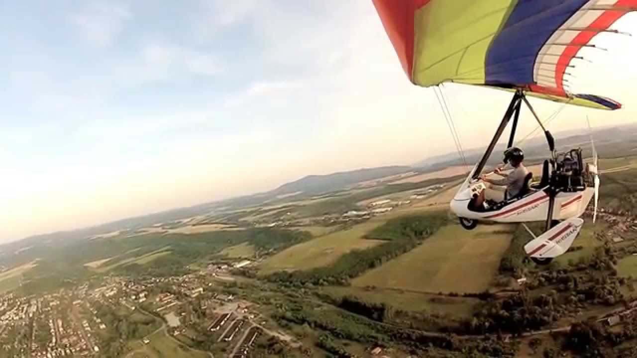 Sárkányrepülés, álló motoros leszállás.Trike Flying, engine off landing
