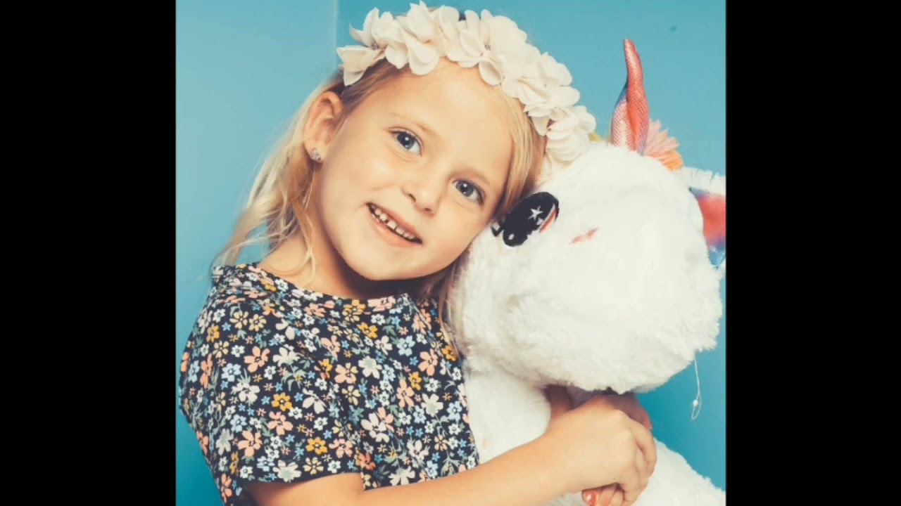 Lucilla Bellinga - Modeshow lyrics