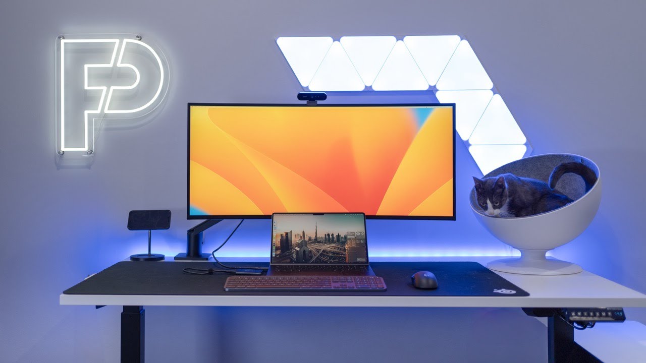 Minimal Desk Setup
