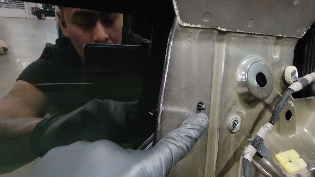 Как заменить стеклоподъемник на Camaro LT 2015 года