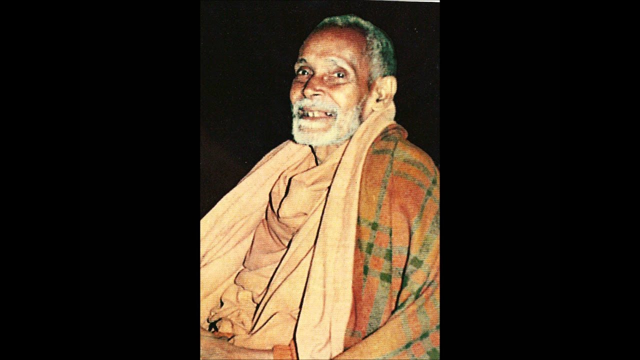 radha baba with manji(wife of Bhaiji )narrating ram krishna story and importance of bhakti.wmv