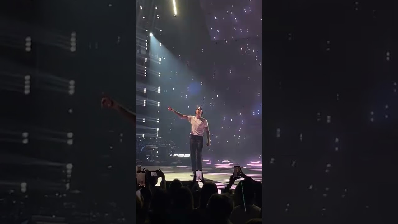 Justin Bieber - Ghost (Tampa, Florida 4-9-22)