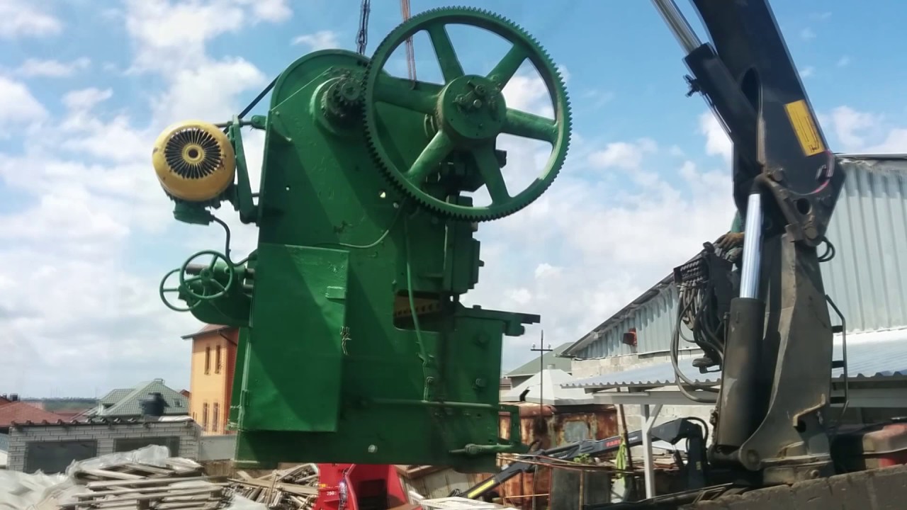Гильотина Н3118 рубит бумагу