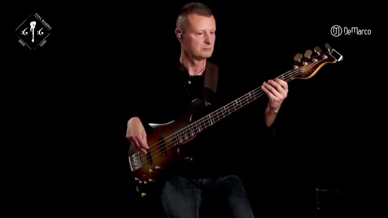 " De Marco Bass with MaMa pickups " Sound Test #1 (C7 funky blues)
