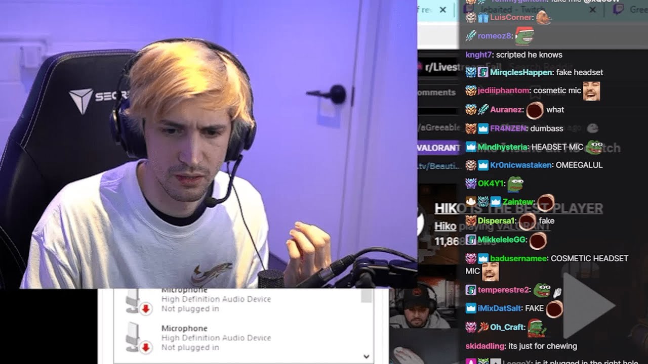 xQc realized his Mic on headset is not even real
