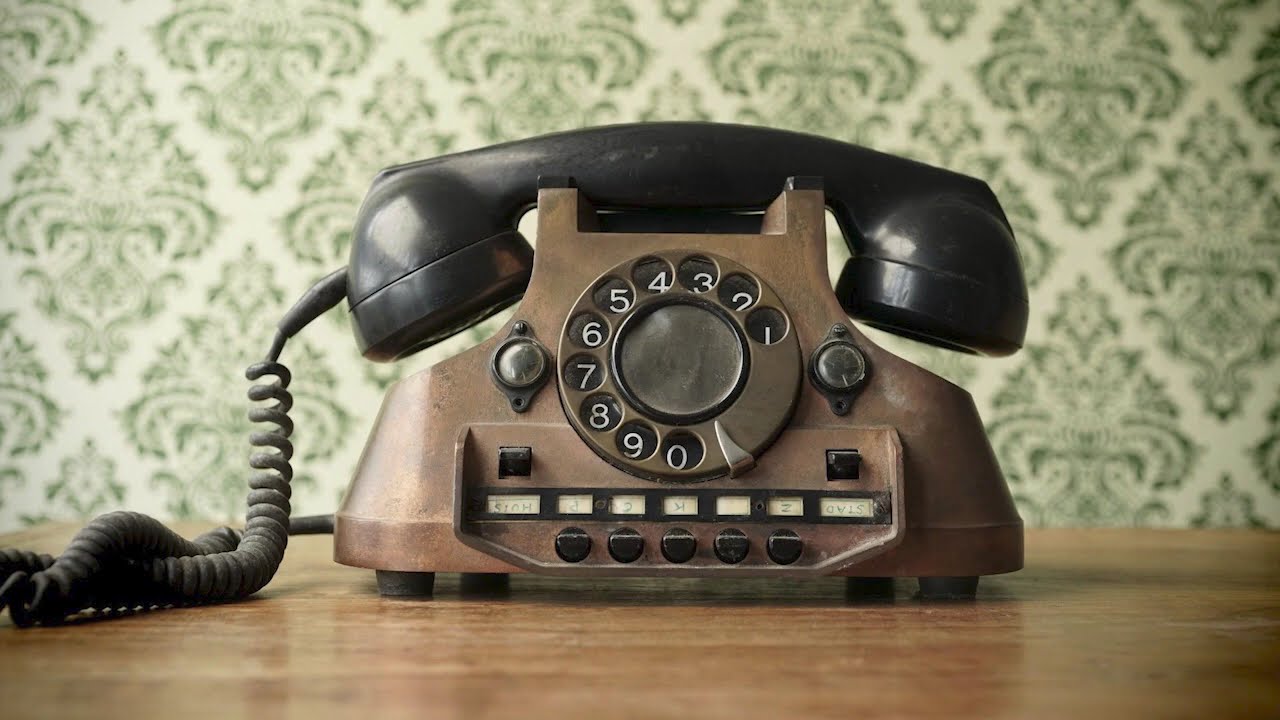 ISI NABAYIGIRIYE AKAMARO: NINDE WAVUMBUYE TELEPHONE?