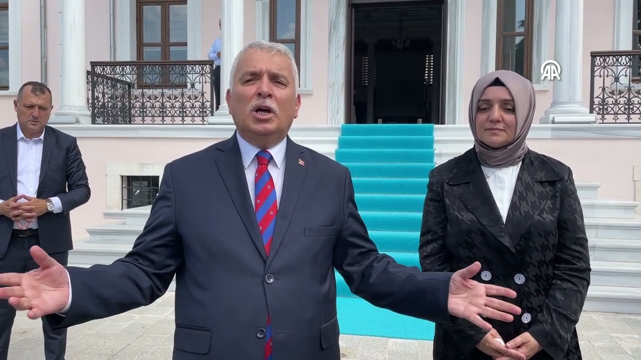 Trabzon'un yeni Valisi Aziz Yıldırım Tekirdağ'a bordo mavi kravat ile veda etti