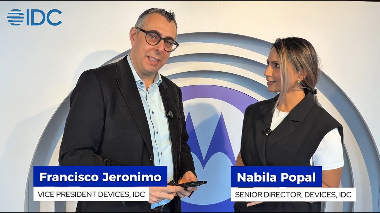 Francisco Jeronimo in conversation with Nabila Popal from IDC about the Motorola Razr Fold