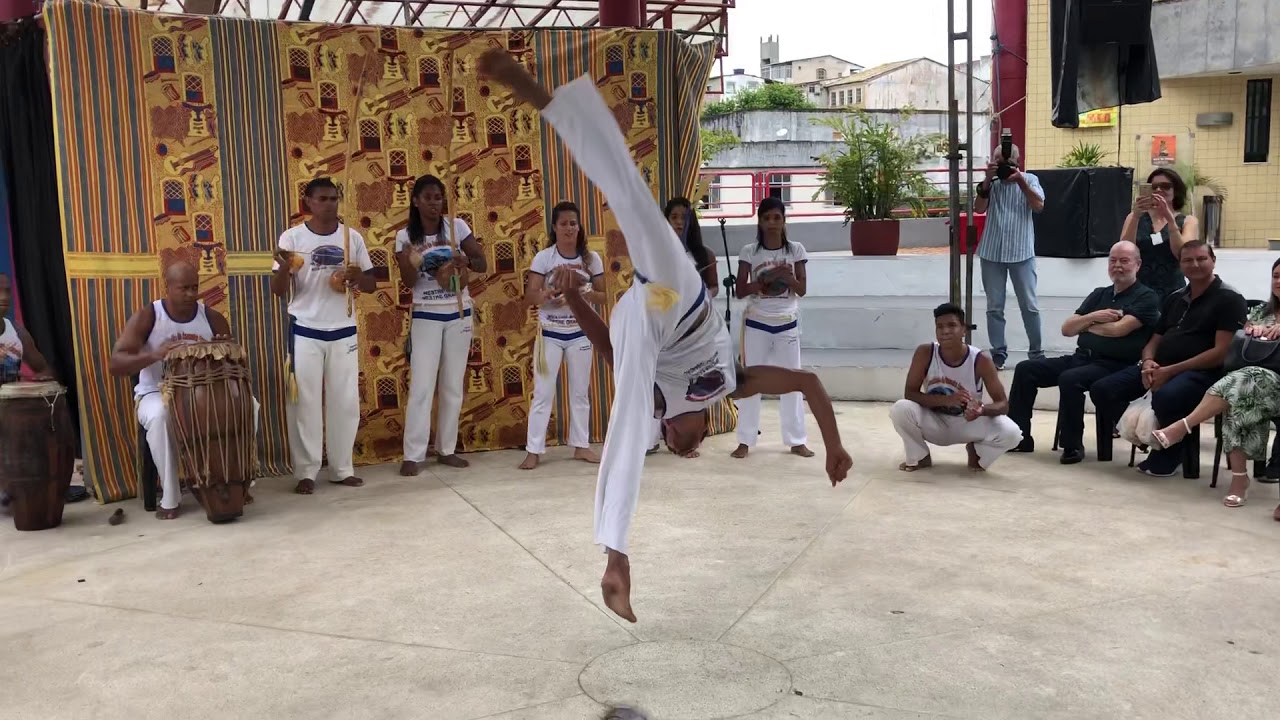 Capoeira com grupo de Mestre Grand&atilde;o na Arena do Teatro Sesc Senac Pelourinho, Salvador