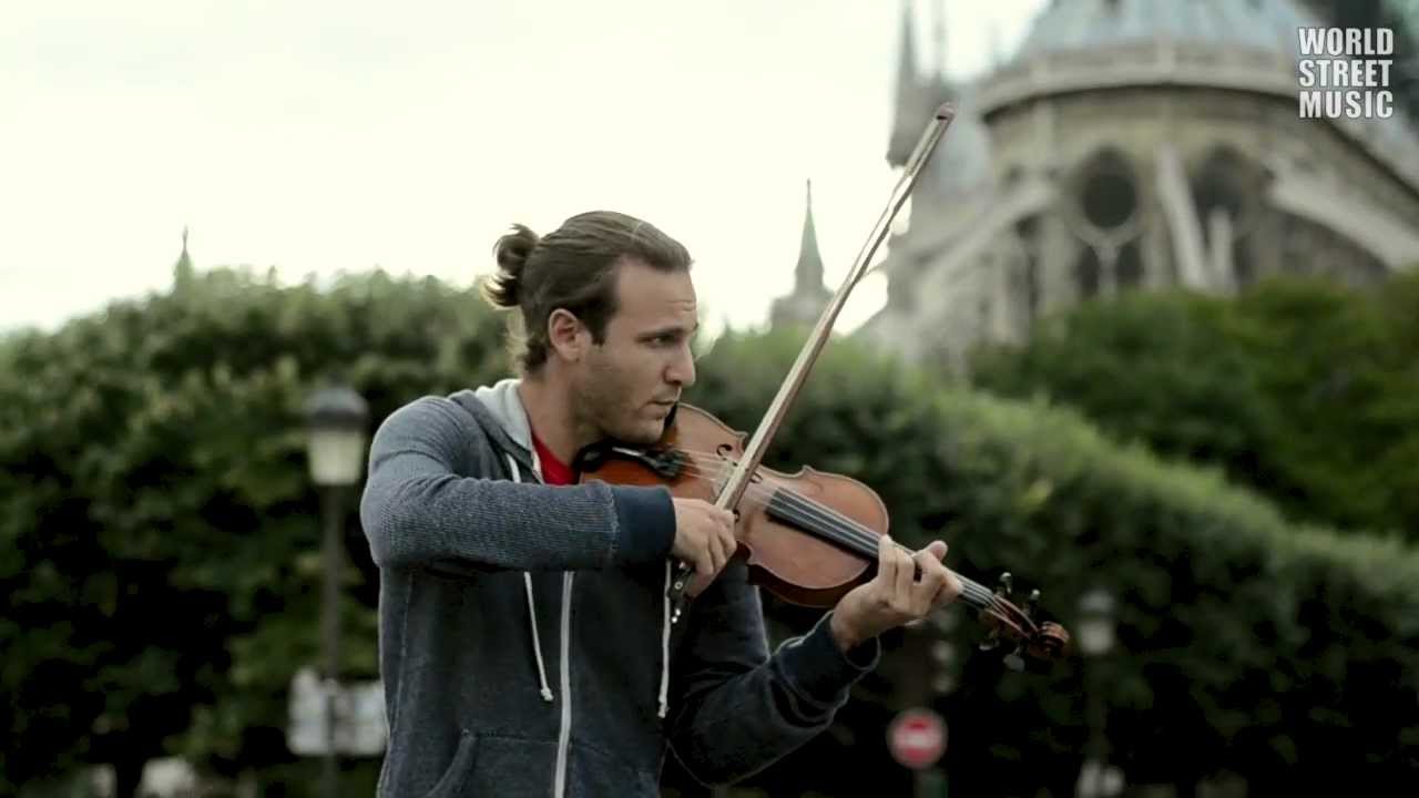 Paris Street Music: David Vinitzki - Korobushka  (HD)