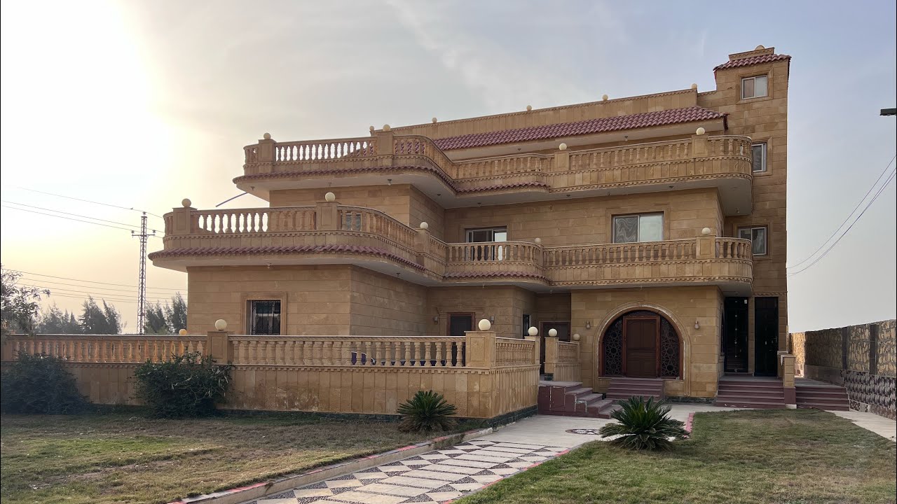 مزرعة نموذجية ١٥ فدان مسجلة شهر عقاري بها فيلا فخمة علي طريق اسفلت متفرع من مصر اسماعيلية الصحراوي