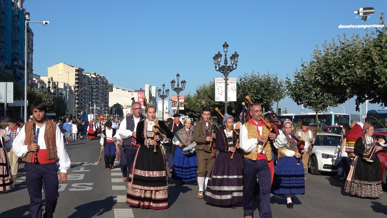 Pasacalles del Folclore Cántabro en Santander 2019 -por dc