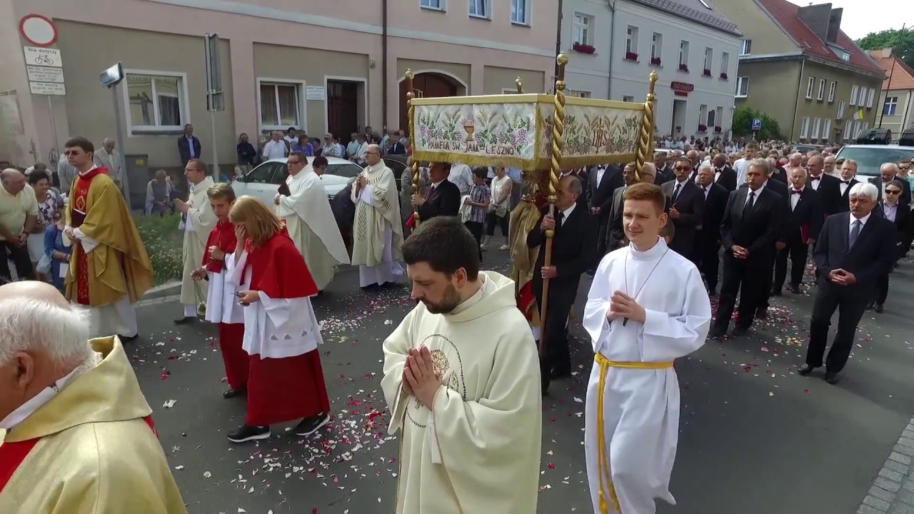 Procesja z okazji Bożego Ciała przeszła ulicami Leszna