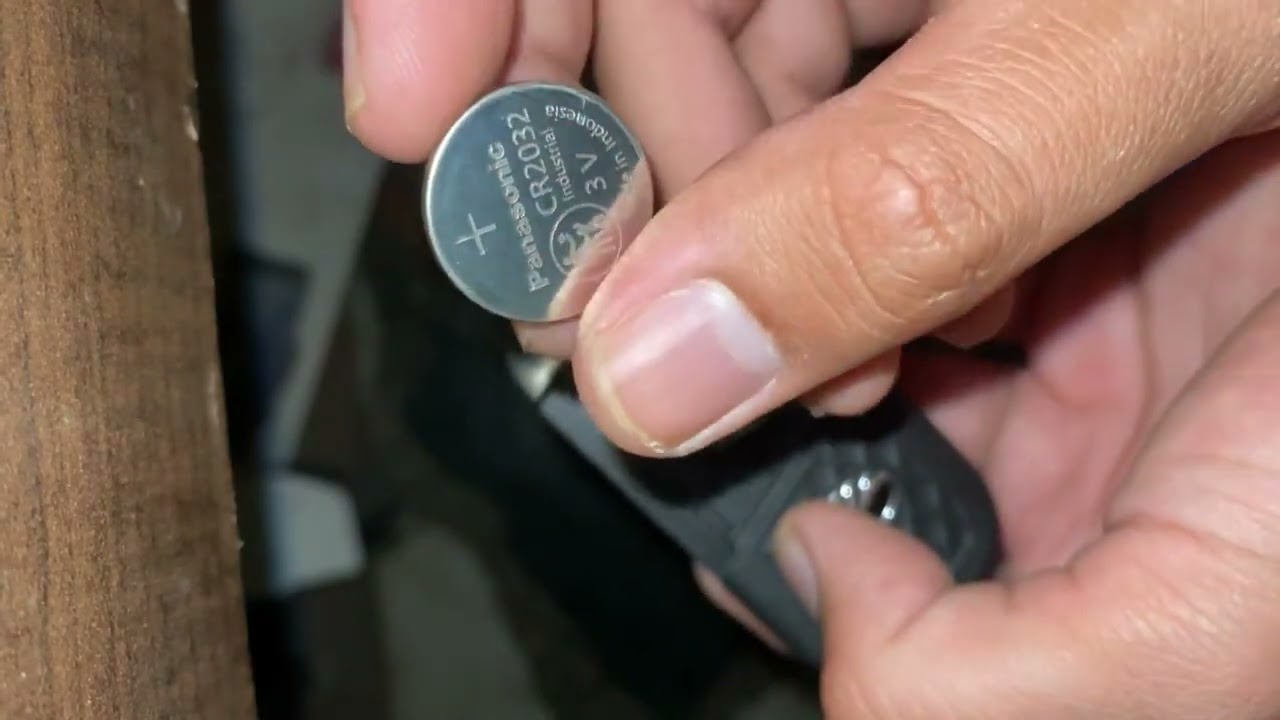 Mahindra thar car key battery replacement |