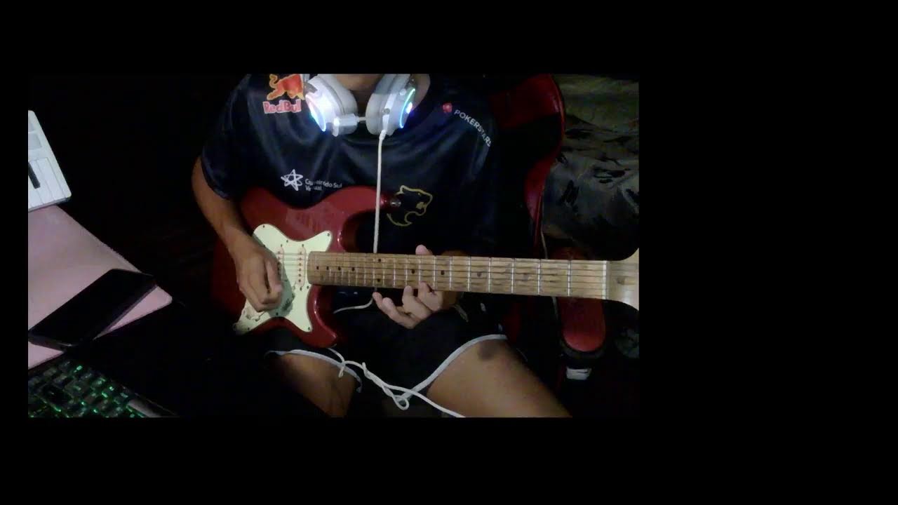 Lembrando como toca guitarra :)
