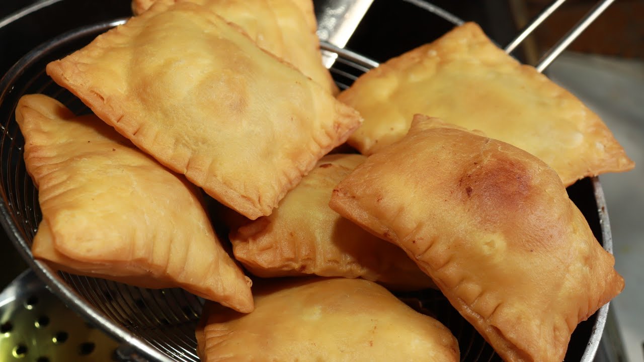 Desi Style Stuffed Potato Puff Recipe | Matar Bharwa Puff Nasta | Amma Food Bites