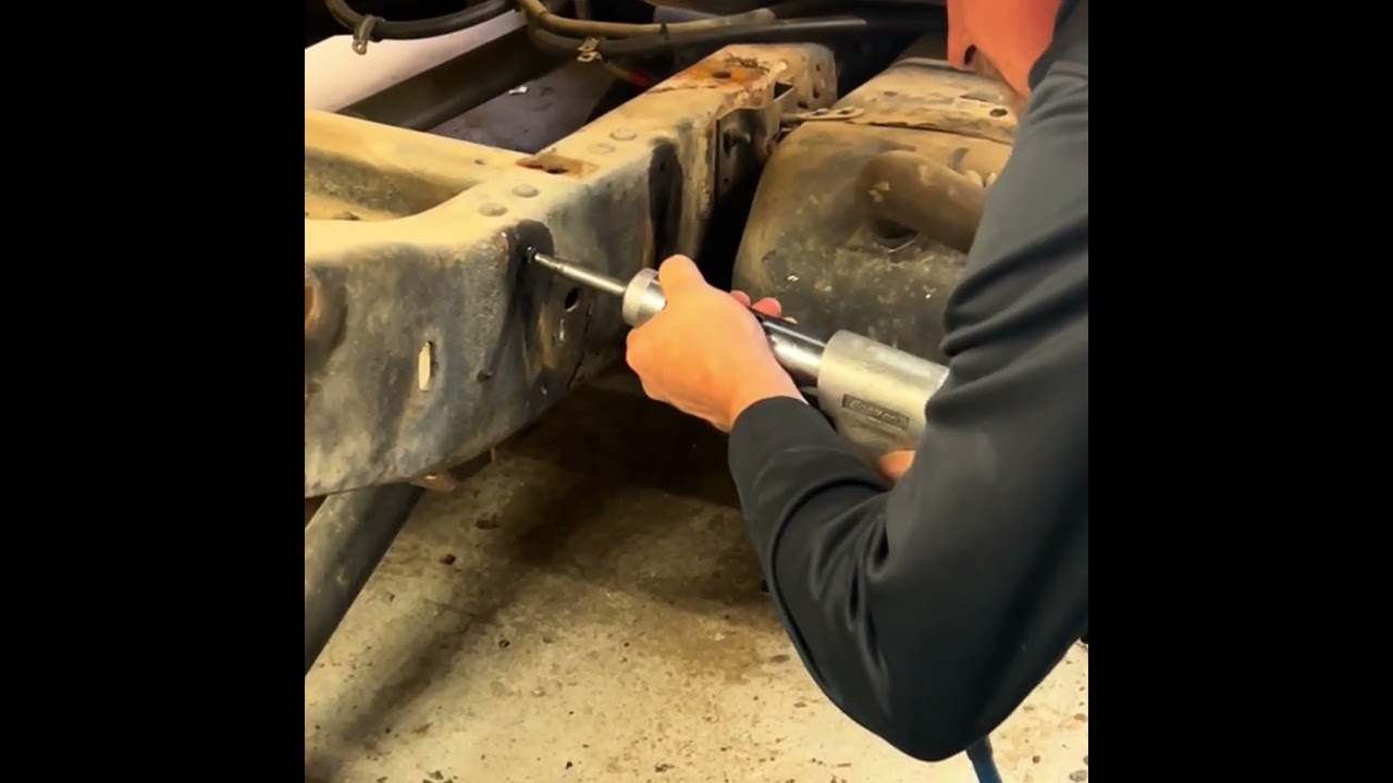 Chevy square body 3rd generation suspension ￼drop 