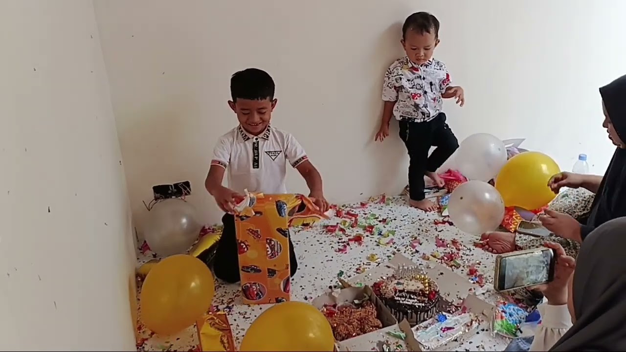 Ulang Tahun K'Fatar yg ke-7 ni bro....,,,, HBD KK
