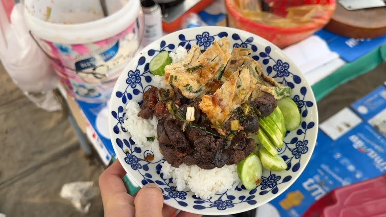 A Must Try Popular Breakfast + More Delicious Local Food in Kampong Speu , Cambodia