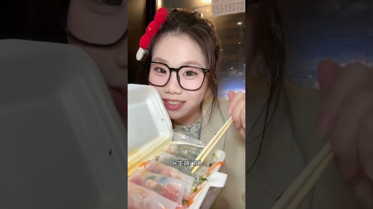 贵阳！！这么好吃怎么才告诉我们外地人啊啊 500块，三天两夜带你吃遍玩遍贵阳！ 出行：地铁或者打车，挺方便的！贵阳地下通道比较多略微不好走哦 住：一开始定在了花果园，但感受不好，就换到了万象城