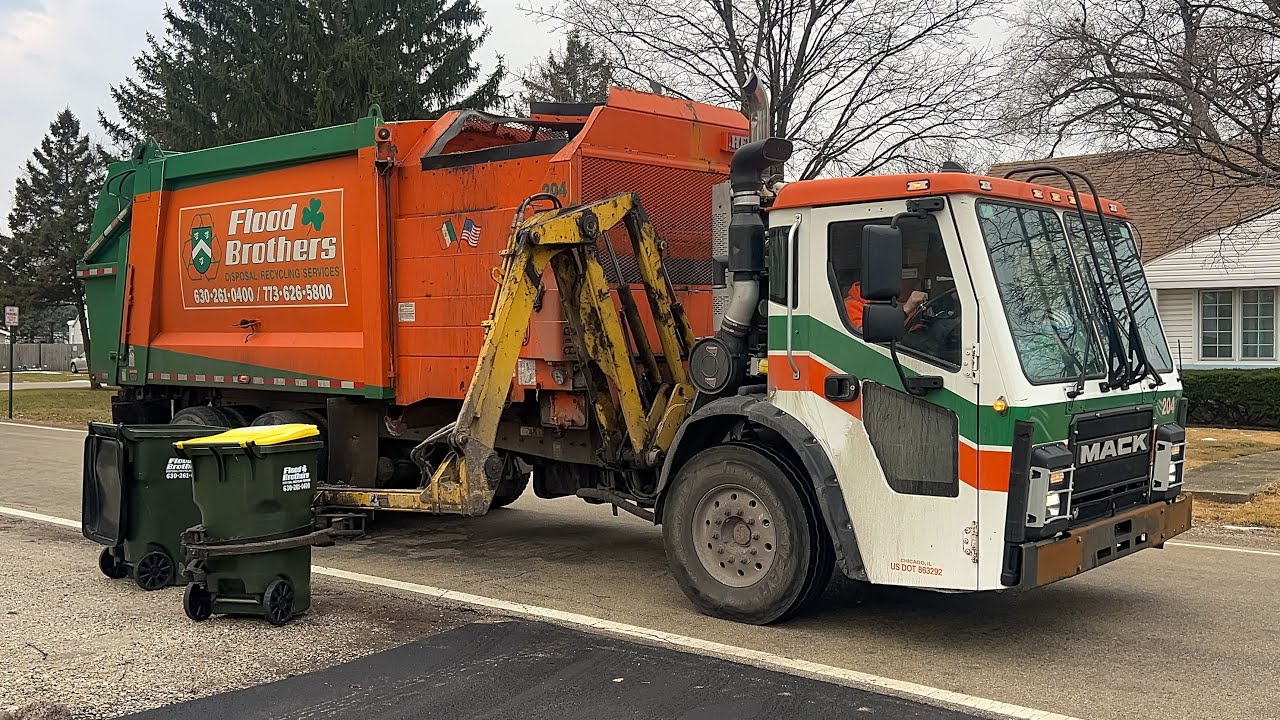 Flood's Lone Mack LR Heil DuraPack Python Side Loader Garbage Truck