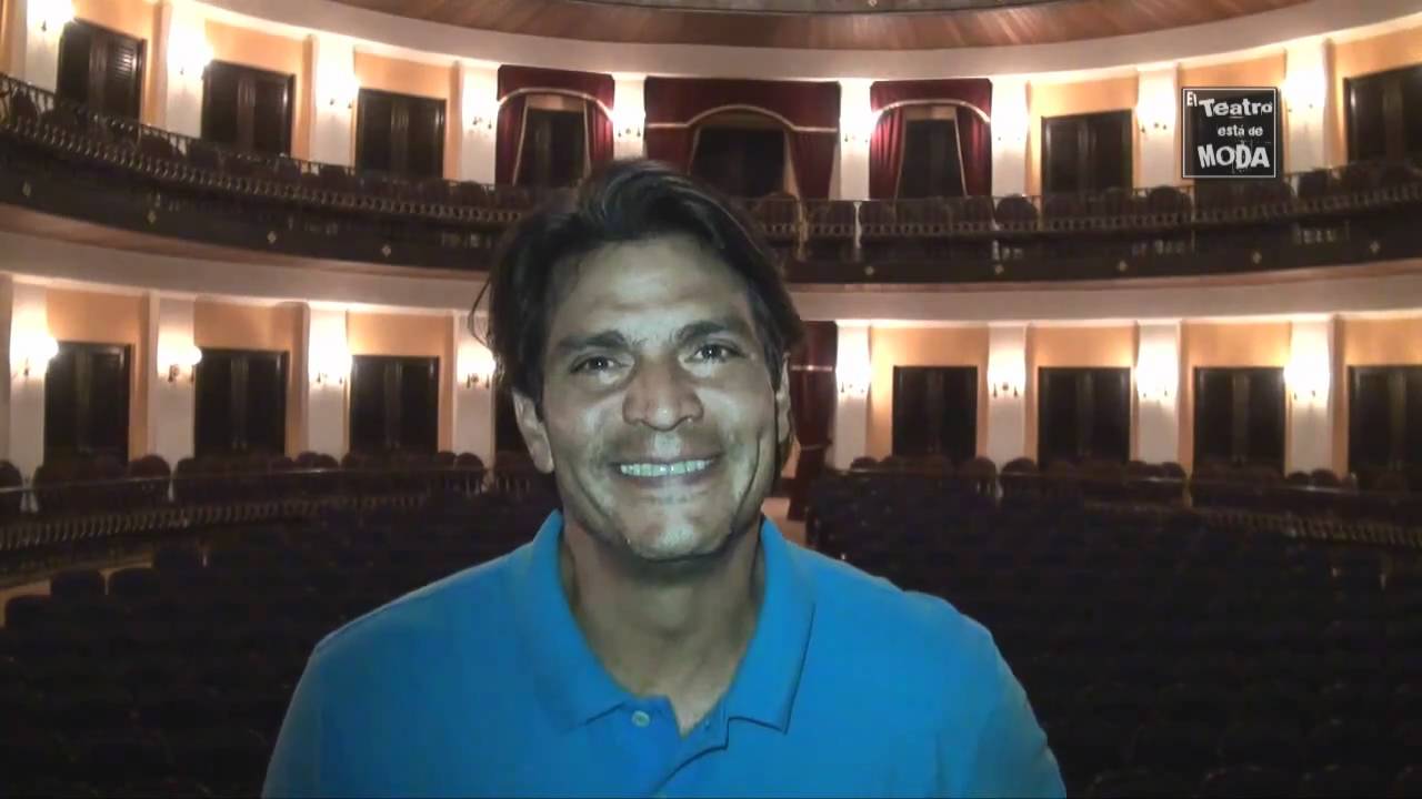El Teatro est&aacute; de MODA con Roberto Mateos