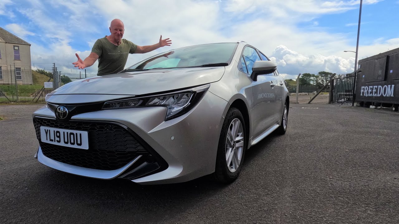 Toyota Corolla 1.2T — 10 000 миль — идеальный вариант для ежедневного использования и комфортного...