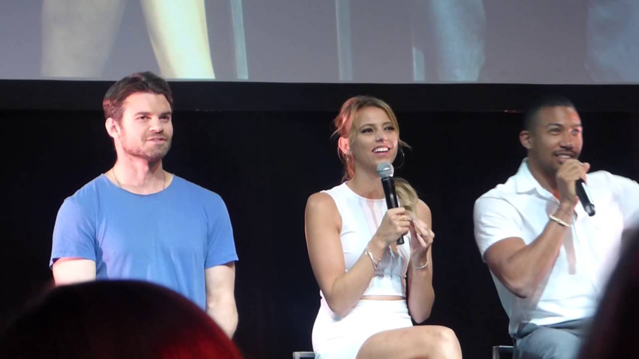 BloodyNightCon 2016 - Riley Voelkel / Daniel Gillies / Charles M. Davis // Most emotional scene
