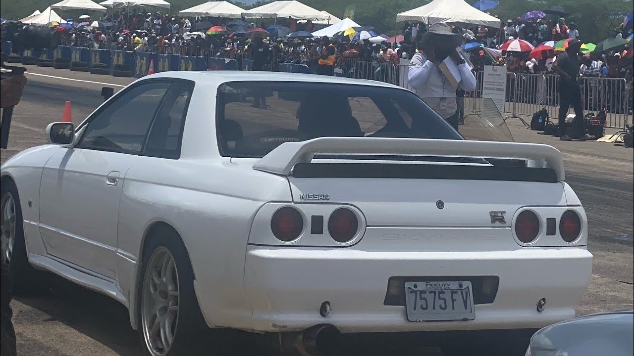 Nissan Skyline GTR R32 at Drag Rivals, Vernamfield