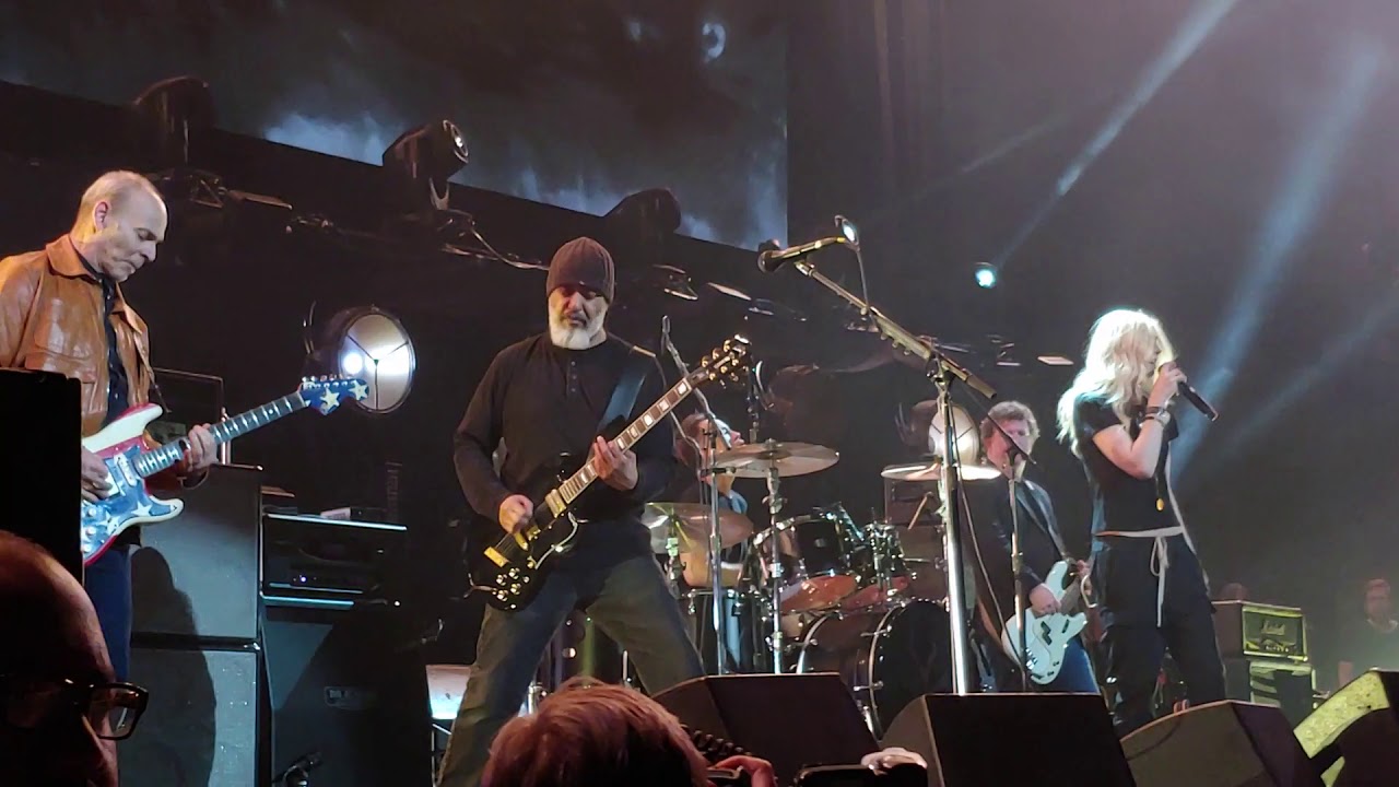 Loud Love - Soundgarden w/ Taylor Momson & Tom Morello
