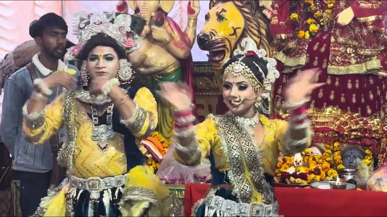 #राधा रास रचाए#