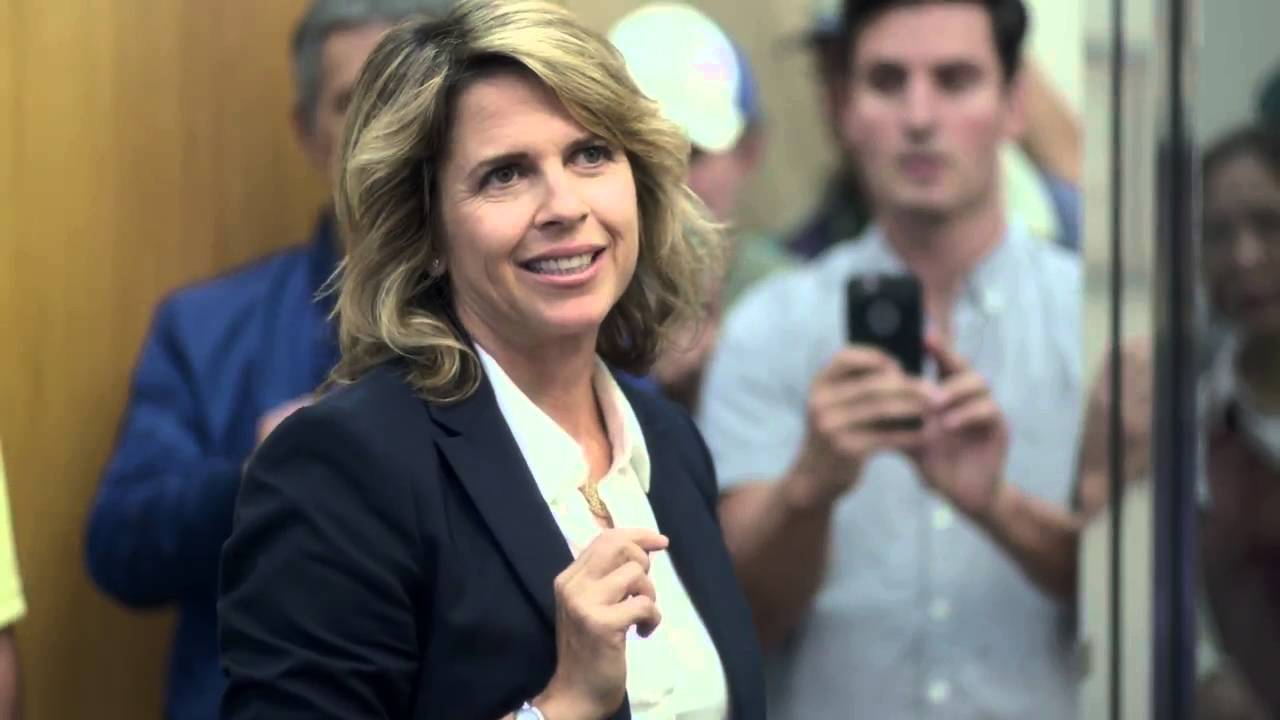 Charles Schwab Wealth Management TV Commercial &ndash; &ldquo;Tough Questions'  with Elena Schuber