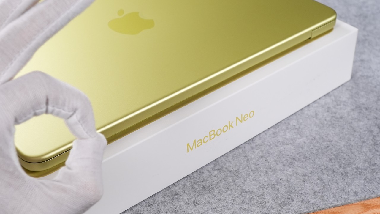 Apple MacBook Neo ASMR Unboxing &ndash; Apple&rsquo;s Strangest Color Yet?